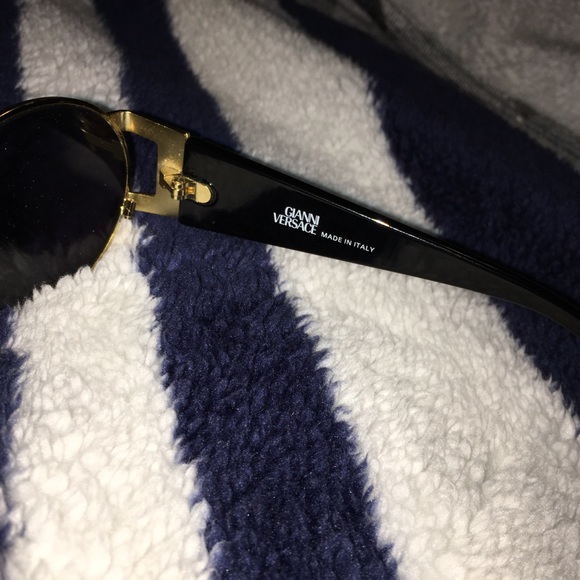 VINTAGE GIANNI VERSACE SUN GLASSES - Picture 3 of 4